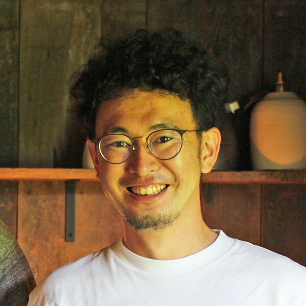 小栁津 仁