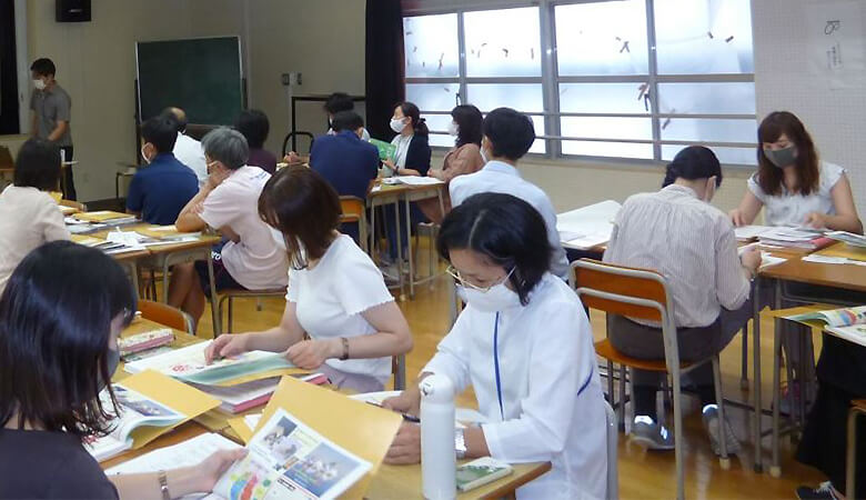 コロナ対策として、講師も参加者もマスクを着用