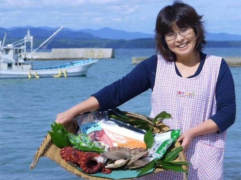 「たみこの海パック」という地元のお店で、通信販売も行っています。