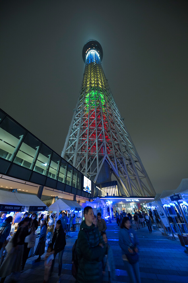 一昨年のEARTH HOURイベントの様子。ことしはオンラインのイベントを行ないます!