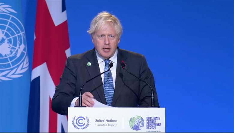 登壇したイギリスのジョンソン首相