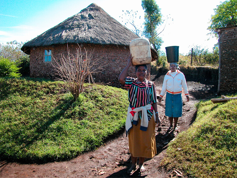 Freshwater management in South Africa. Mbongolwane wetland meanders through 12<br>km of the Ntuli Tribal Ward in northern KwaZulu Natal, South Africa. The wetland provides a wealth of<br>life-sustaining resources to the Ntuli community, including water, plant material for weaving crafts and thatching houses, grazing for cattle, medicinal plants and land for cultivating crops. Republic of South Africa