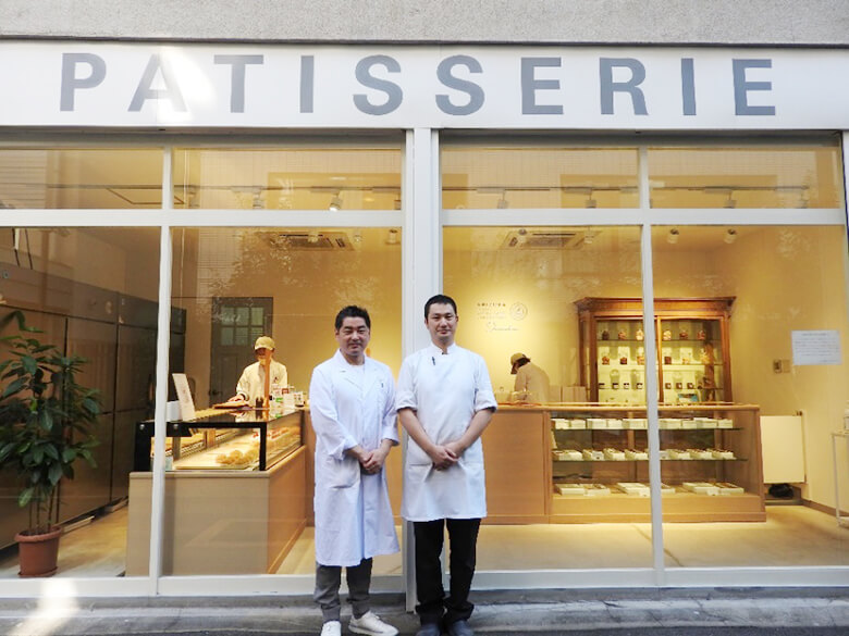 店主の栗原さんとパティシエさん