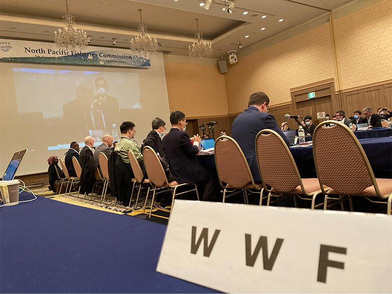NPFC会場風景。対面による会議とオンライン会議のハイブリッドでの開催となりました。