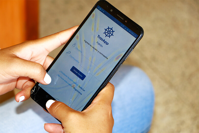 漁業者や流通に関わる関係者は、「トラスアップ(TrazApp)」を通じて漁獲や流通のデータをリアルタイムで簡単に登録・管理することができます。