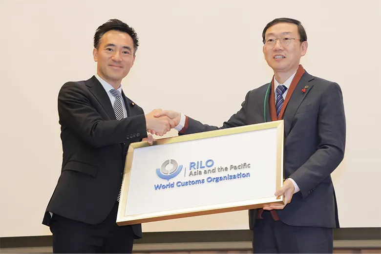 2月6日、日本事務所の開所式が東京の港区三田で開催され、前ホスト国である韓国からバトンを渡されました。ホスト国は、地域のリードを取ると共に、それぞれの情報や施策の動向をいち早く把握することができます。