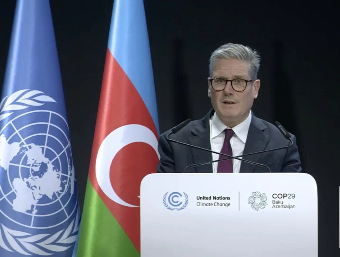 英国のスターマー首相は、1.5度目標に整合した2035年目標の発表する場としてCOP29を選び、みずから世界の気候リーダーとして世界の脱炭素化を先導する役割を担うことを力強く世界に発信しました。