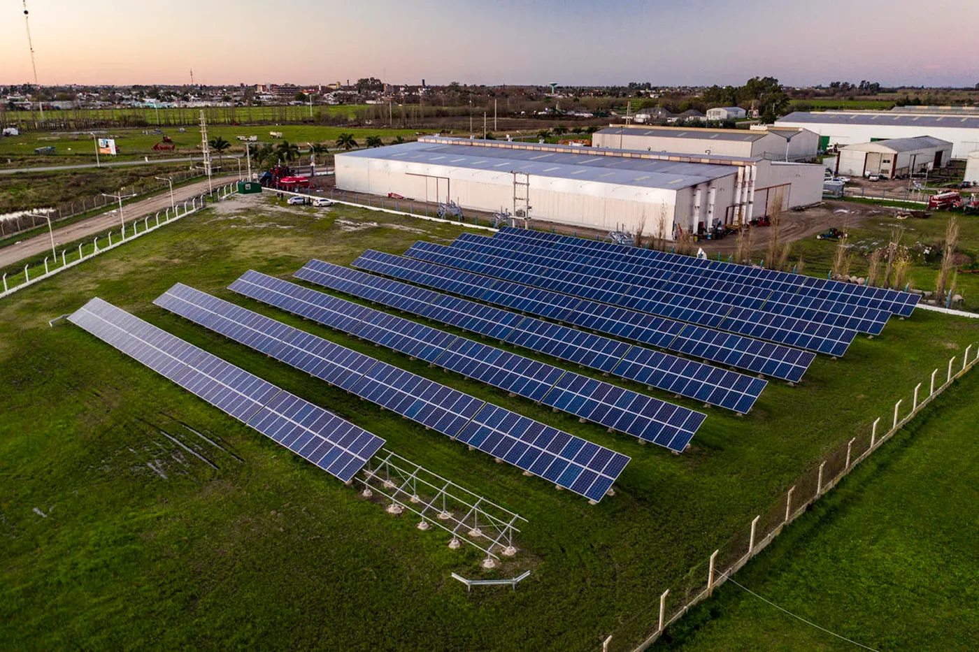 太陽光発電はいまや発電コストが最も安い電源であり、エネルギー安全保障面でも普及拡大が必要。そのためにも廃棄問題を巡って迷惑施設化させないことが重要