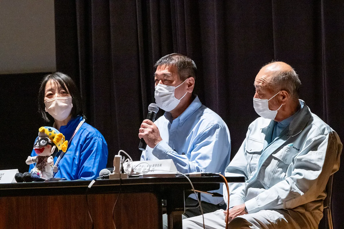 左から、東よか干潟ワイズユース推進員 中島氏、佐賀市東与賀支所 福岡氏、シギの恩返し米生産部会長 内田氏