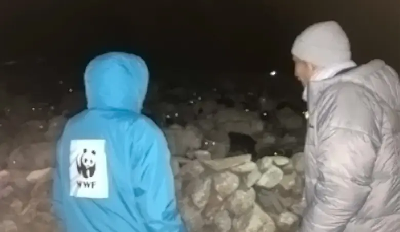 まだ防獣囲いをしていない、石積みの家畜の囲い。家畜を狙うユキヒョウやオオカミは、夜、こうした場所にやってきます。